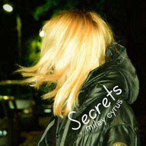 SF1129567 – Miley Cyrus – Secrets